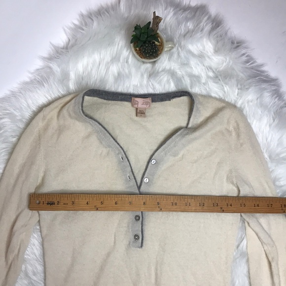 Designer Cashmere Sweater - Picture 8 of 8